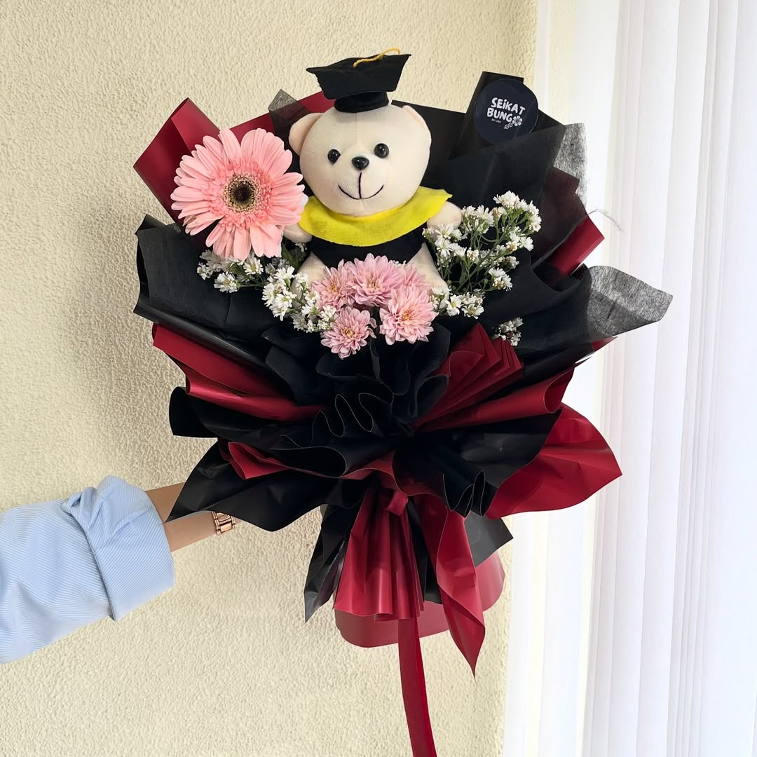 Petite Graduation Bouquet